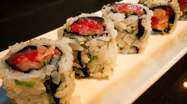 Negi Hamachi Roll.